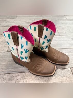 Ariat Cactus Print Boots • Youth 4.5